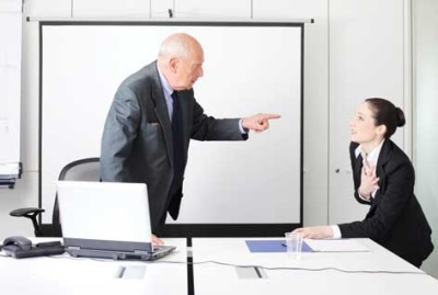Как уволиться по собственному желанию, когда работодатель требует отработать 2 недели Как уволиться по собственному желанию, когда работодатель требует отработать 2 недели